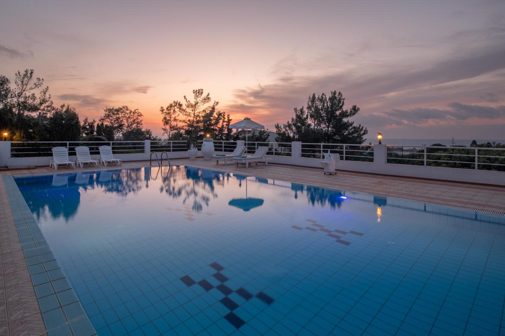Aegean Apartments Hersonissos  Bagian luar foto