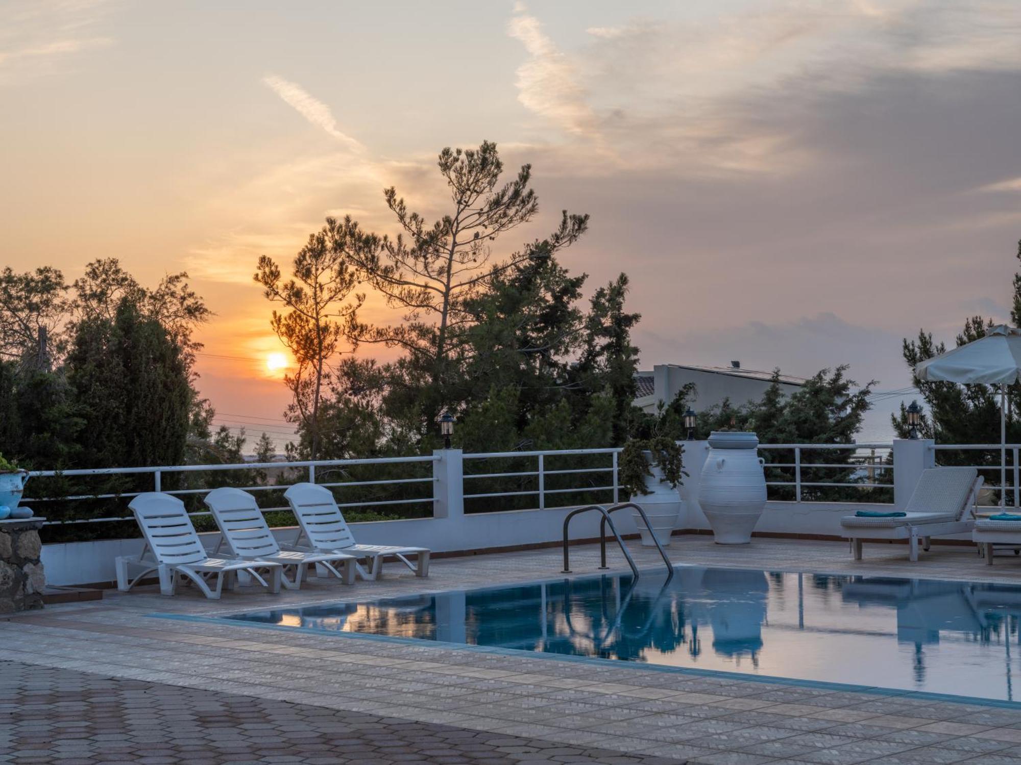 Aegean Apartments Hersonissos  Bagian luar foto